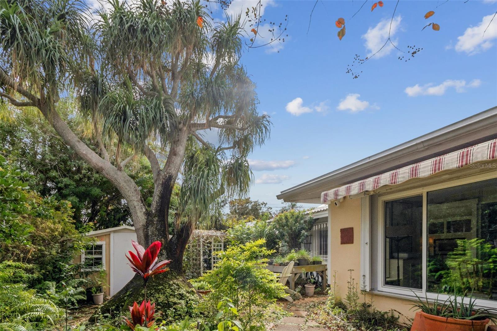 Image 54 of 66 For 1399 Embassy Drive