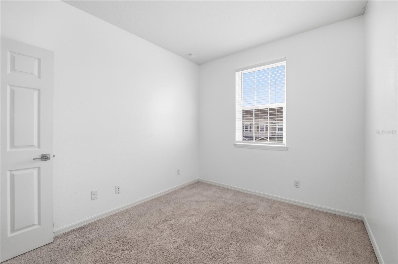 Image 15 of 32 For 1066 Amber Leaf Trail