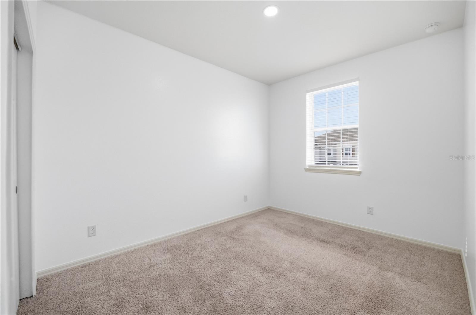 Image 16 of 32 For 1066 Amber Leaf Trail