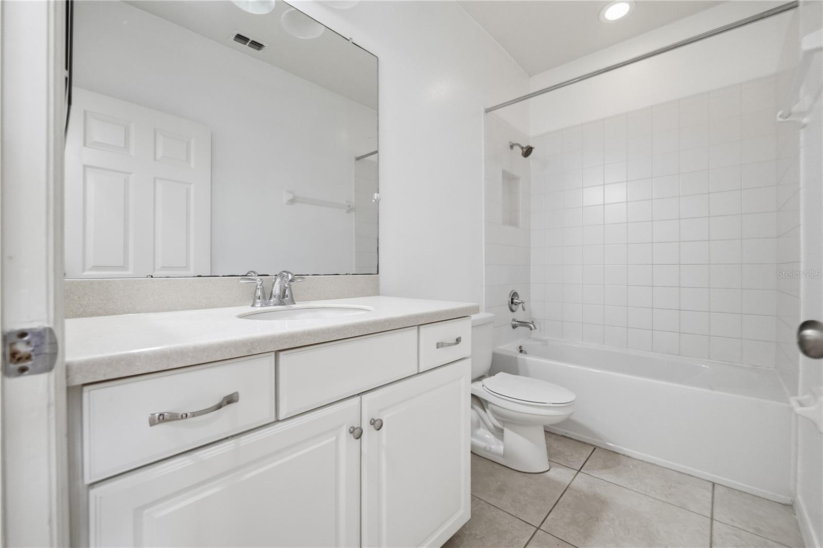 Image 18 of 32 For 1066 Amber Leaf Trail