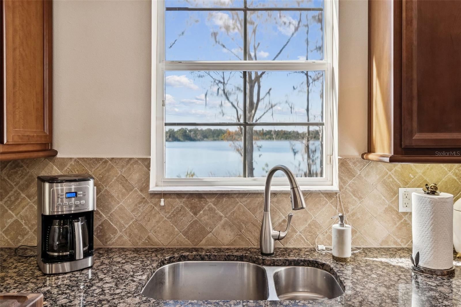 Image 18 of 62 For 10250 Fallsgrove Street