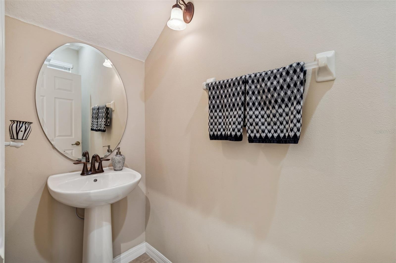 Image 21 of 62 For 10250 Fallsgrove Street