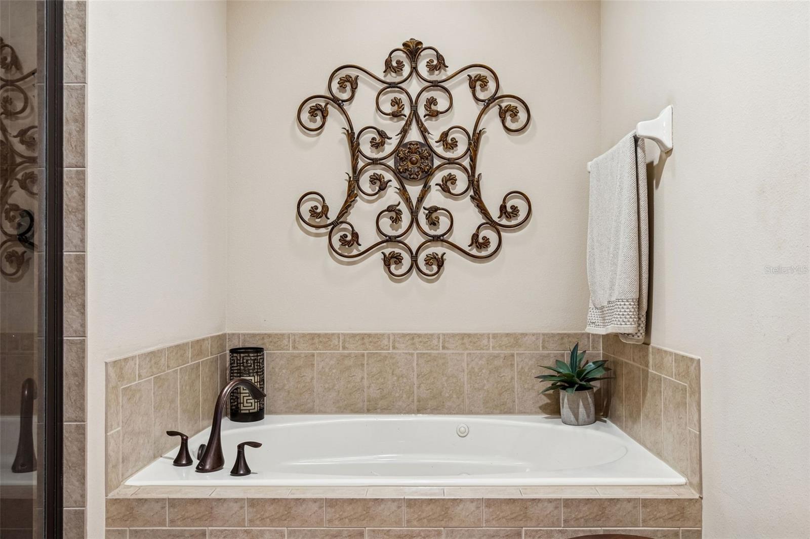 Image 27 of 62 For 10250 Fallsgrove Street