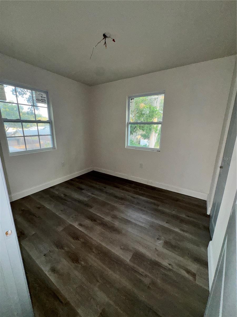 Image 10 of 17 For 1543 Scranton Avenue