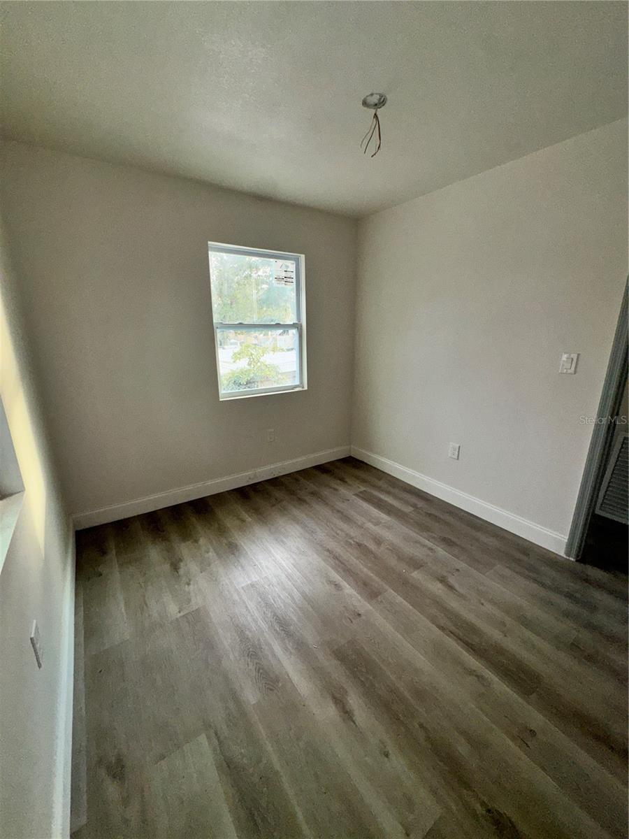 Image 12 of 17 For 1543 Scranton Avenue