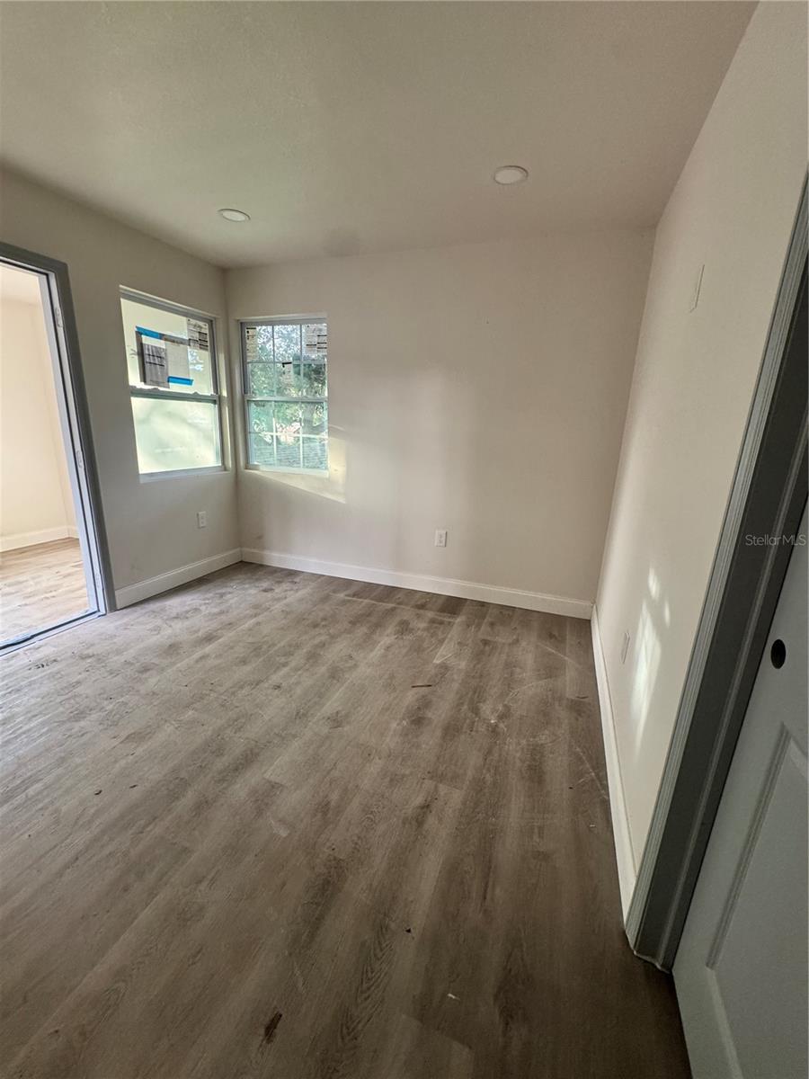 Image 14 of 17 For 1543 Scranton Avenue