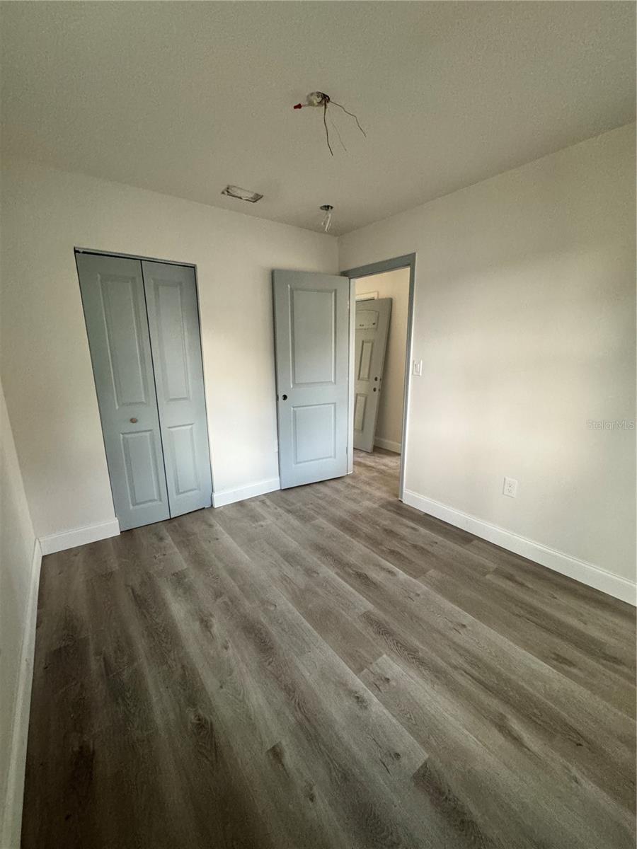 Image 7 of 17 For 1543 Scranton Avenue