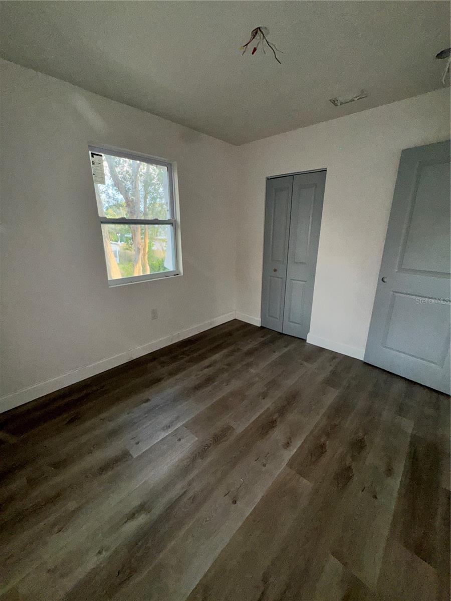 Image 9 of 17 For 1543 Scranton Avenue