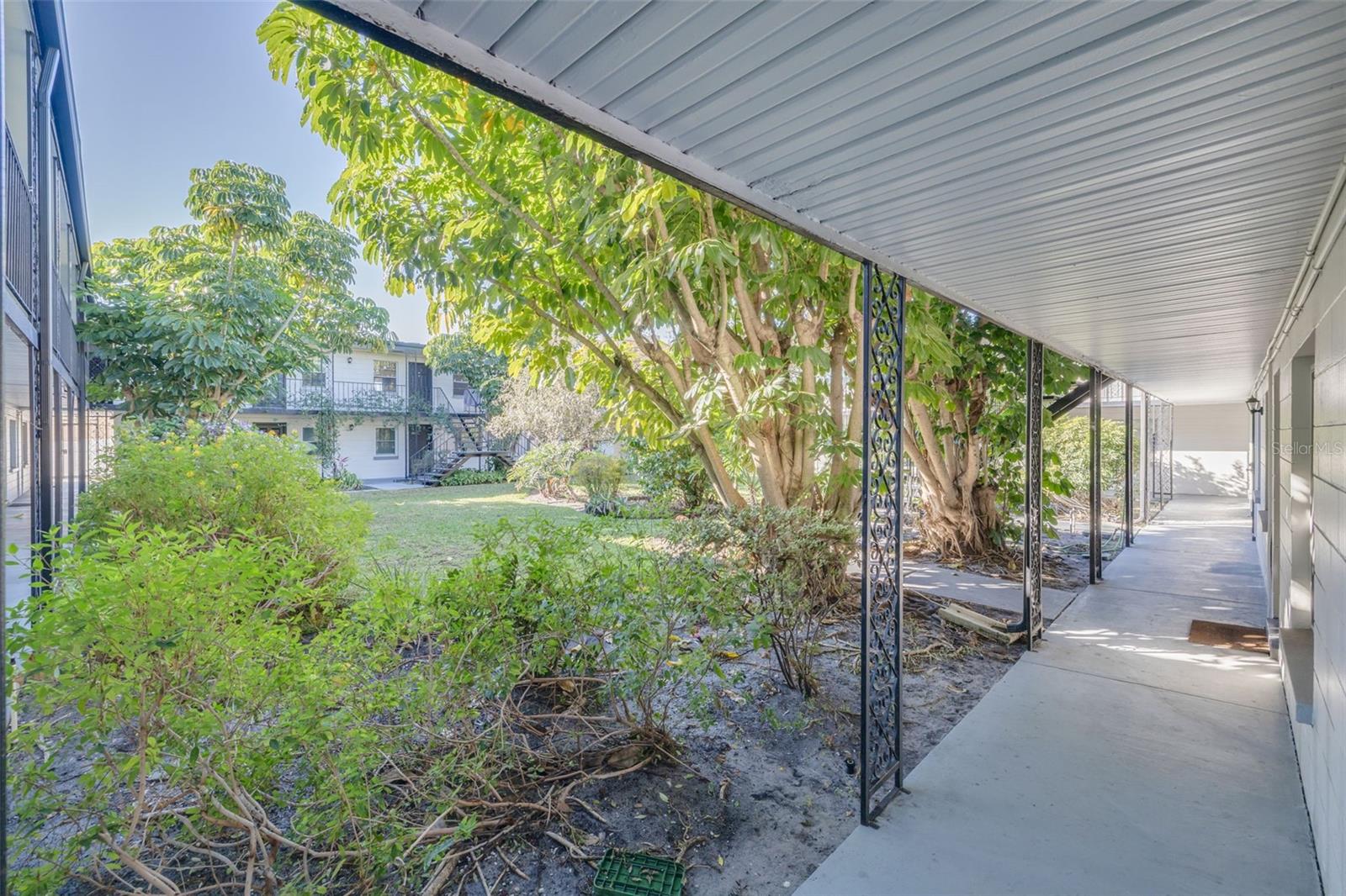 Image 14 of 16 For 2808 Azeele Street 117