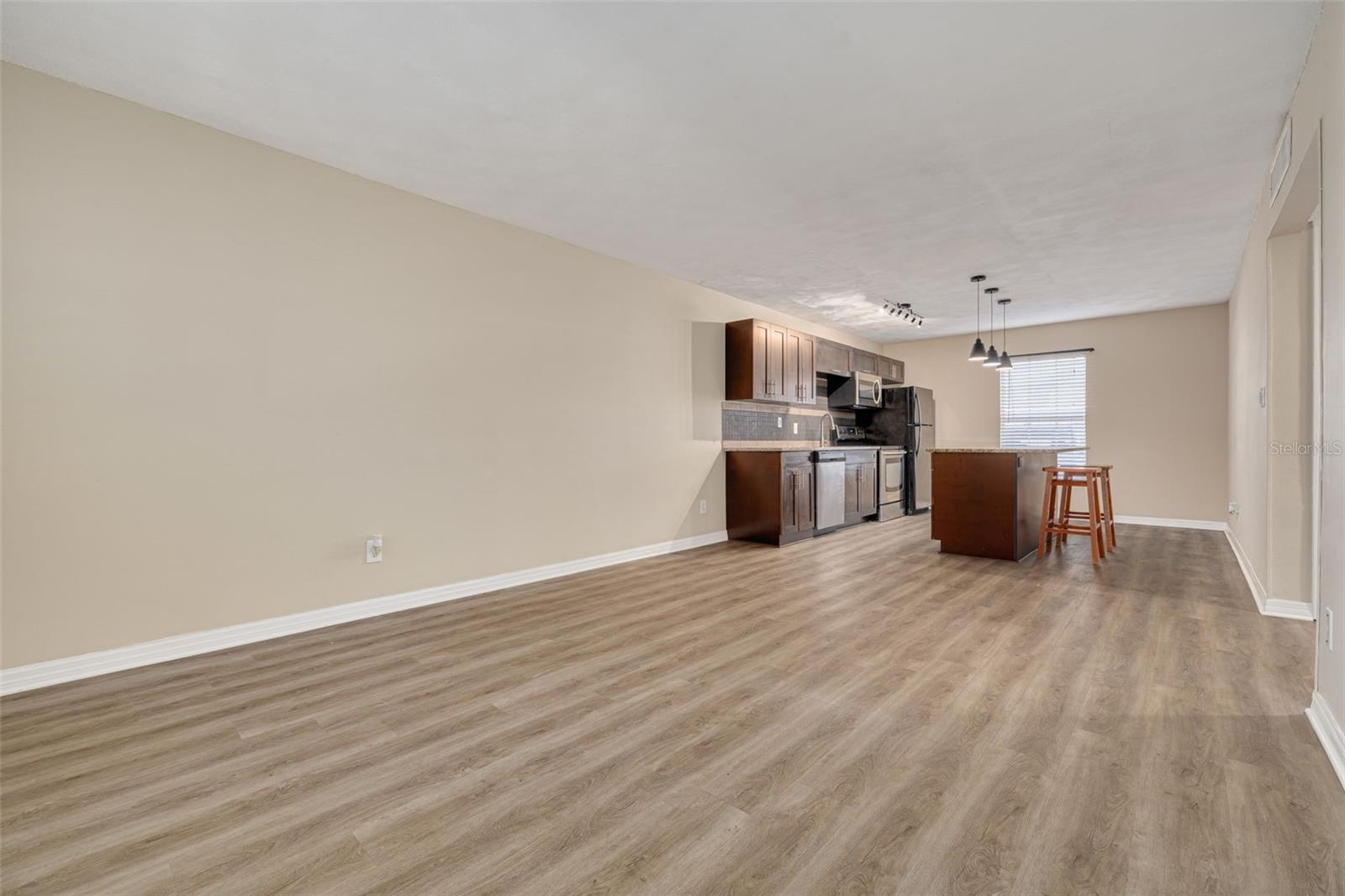 Image 4 of 16 For 2808 Azeele Street 117