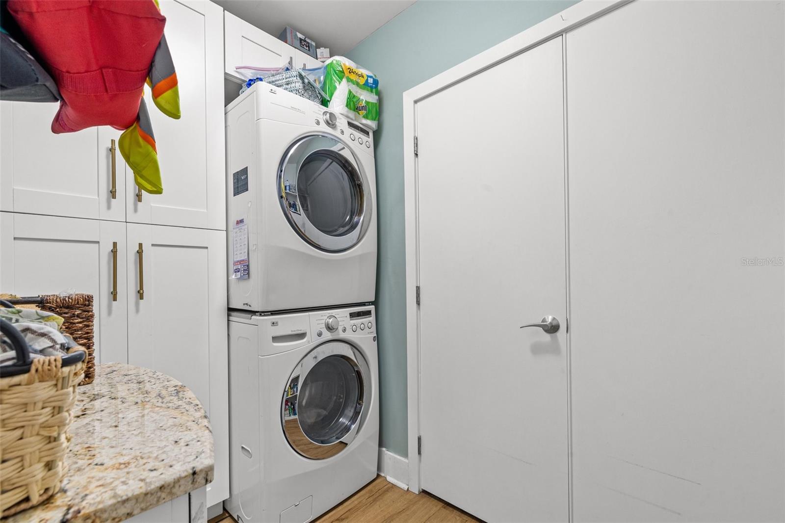 Listing photo id 9 for 475 2nd Street N 201