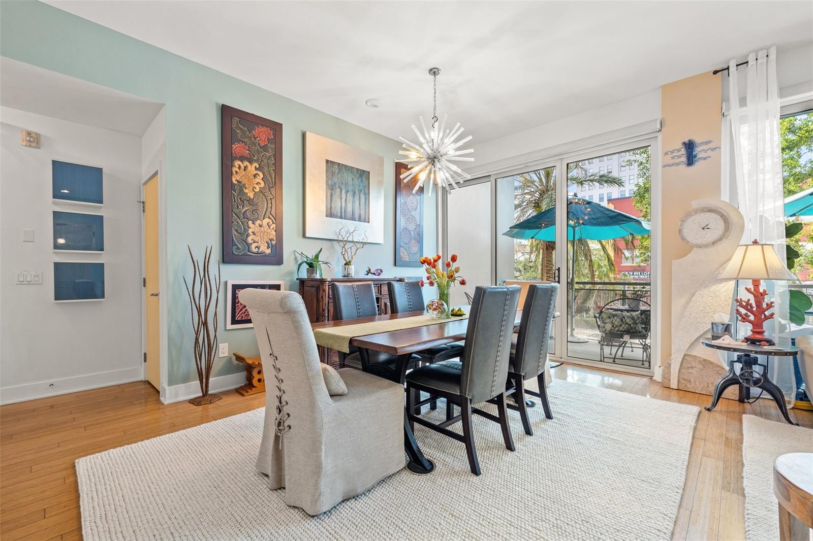 Listing photo id 11 for 475 2nd Street N 201