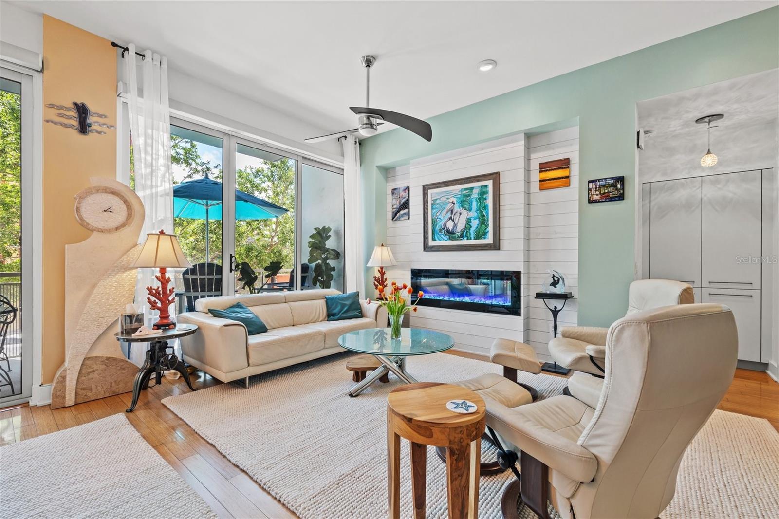 Listing photo id 13 for 475 2nd Street N 201