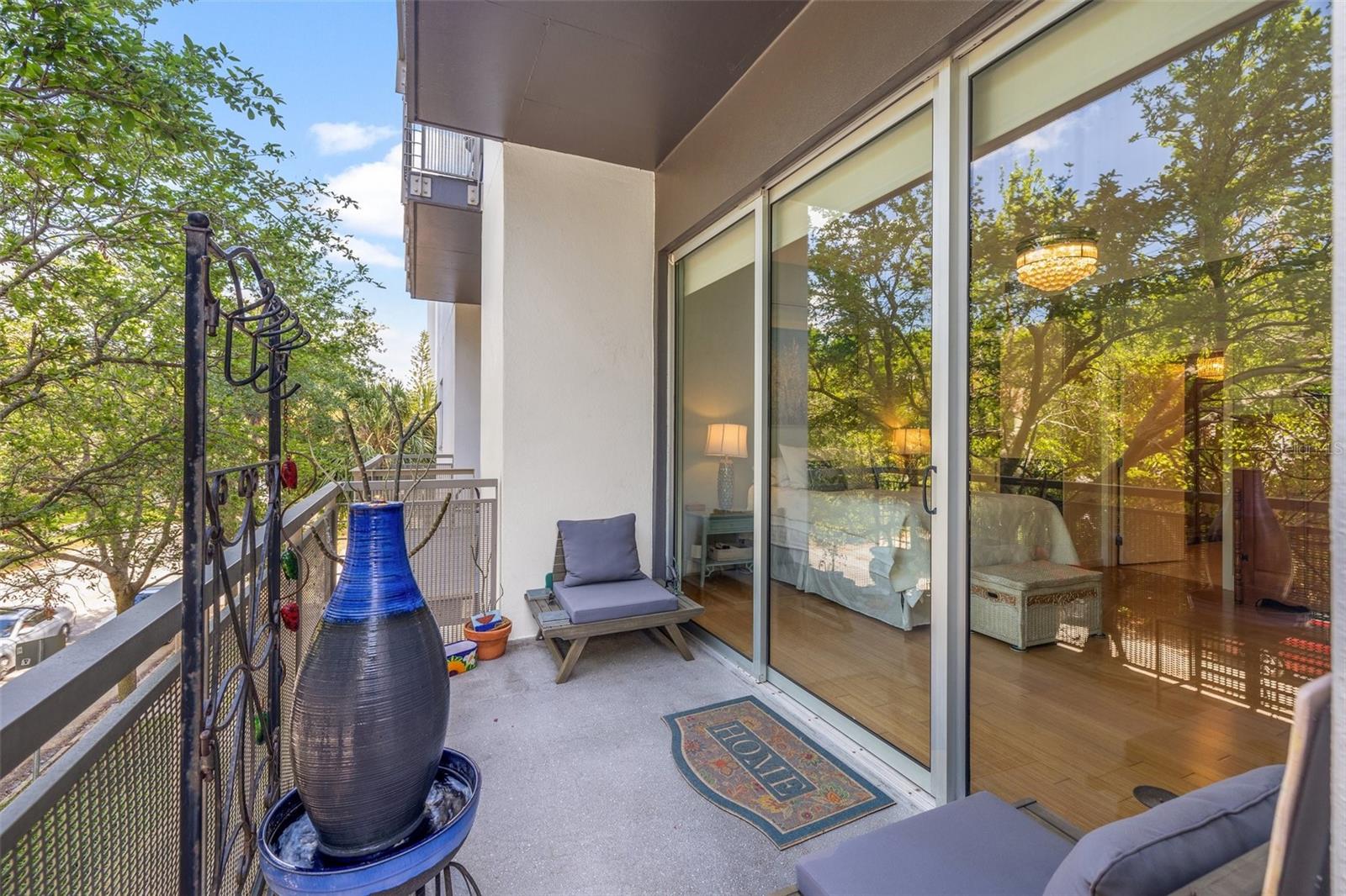 Listing photo id 16 for 475 2nd Street N 201