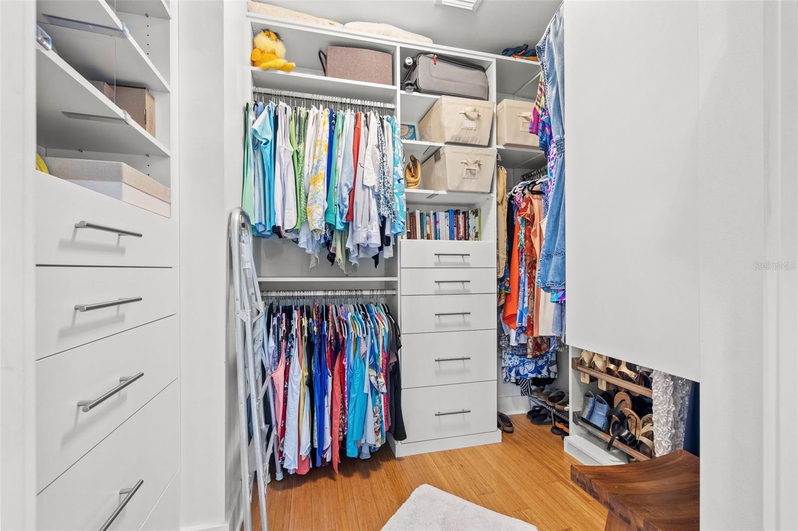 Listing photo id 19 for 475 2nd Street N 201