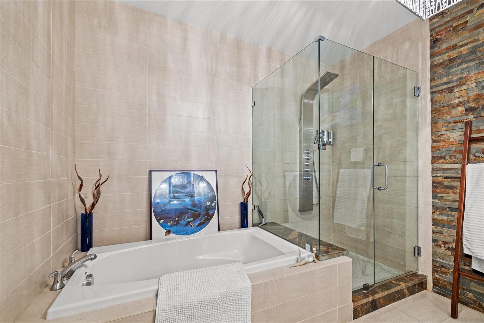 Listing photo id 20 for 475 2nd Street N 201