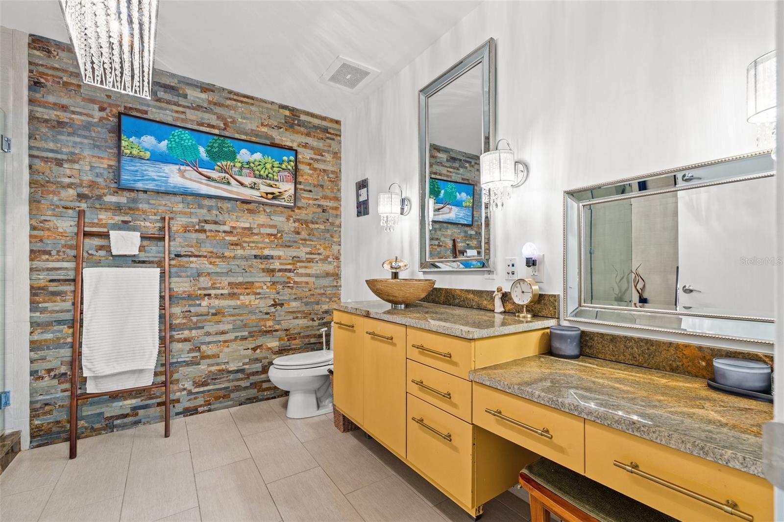 Listing photo id 21 for 475 2nd Street N 201