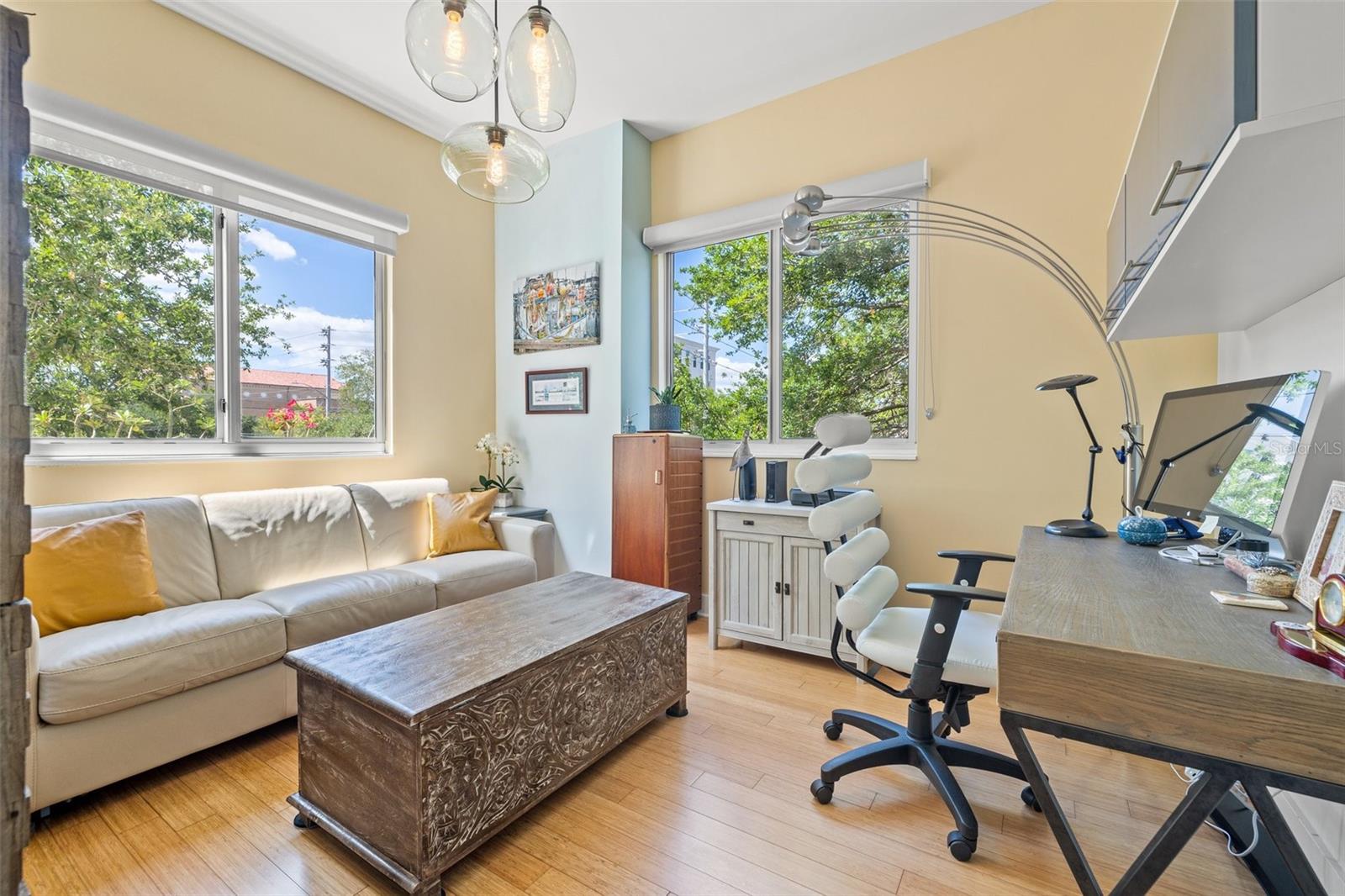 Listing photo id 26 for 475 2nd Street N 201