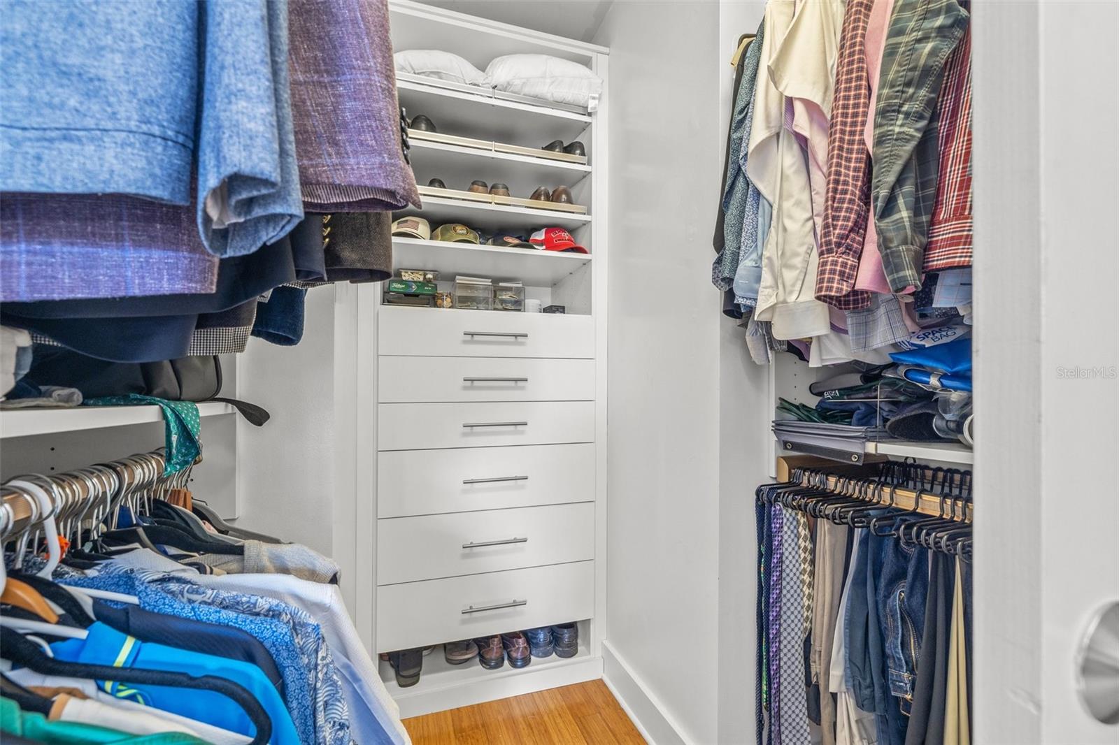 Listing photo id 28 for 475 2nd Street N 201