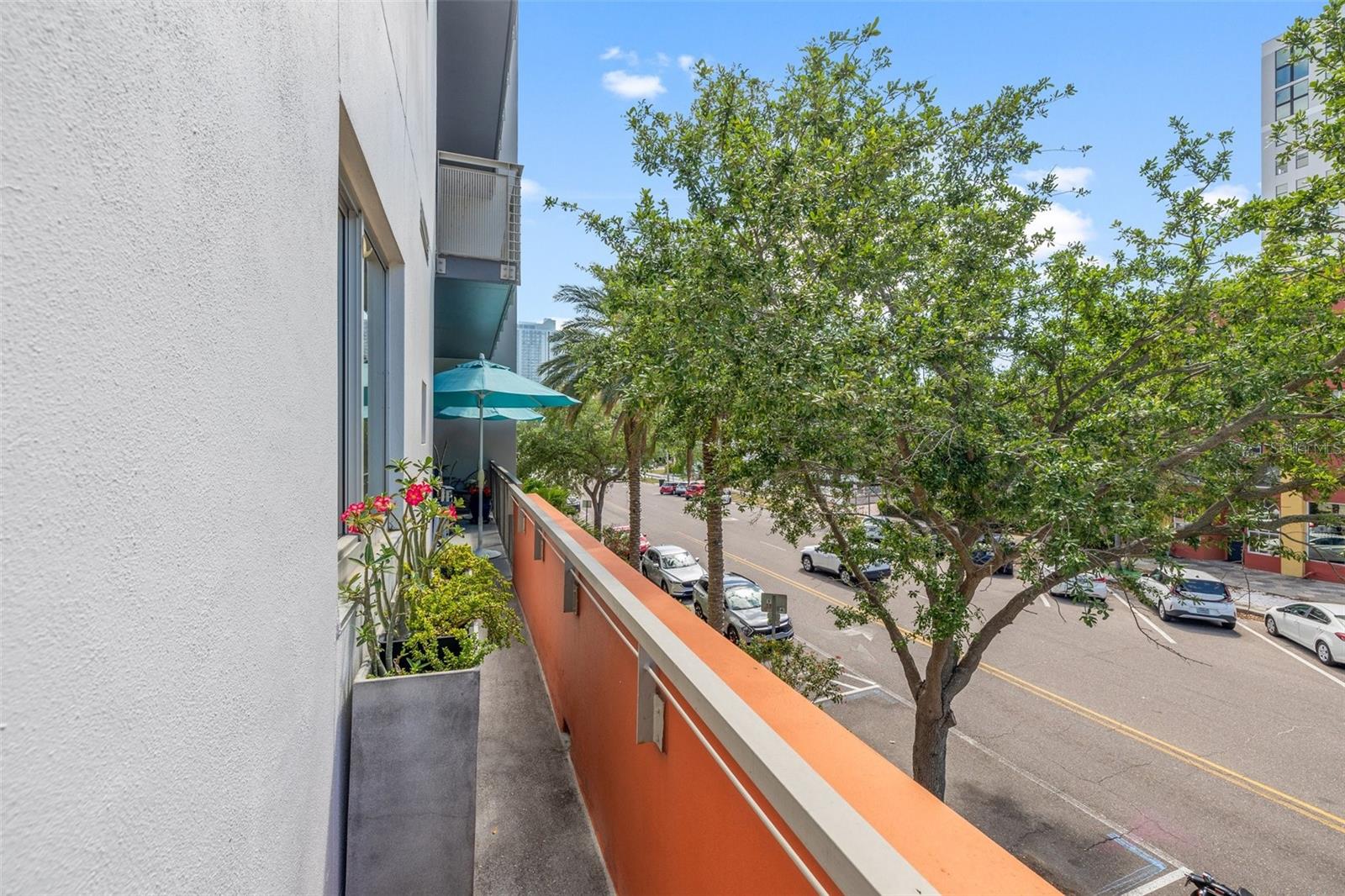 Listing photo id 29 for 475 2nd Street N 201