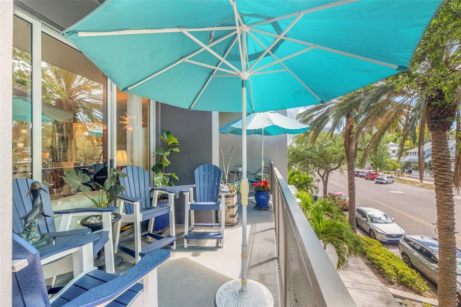 Listing photo id 30 for 475 2nd Street N 201