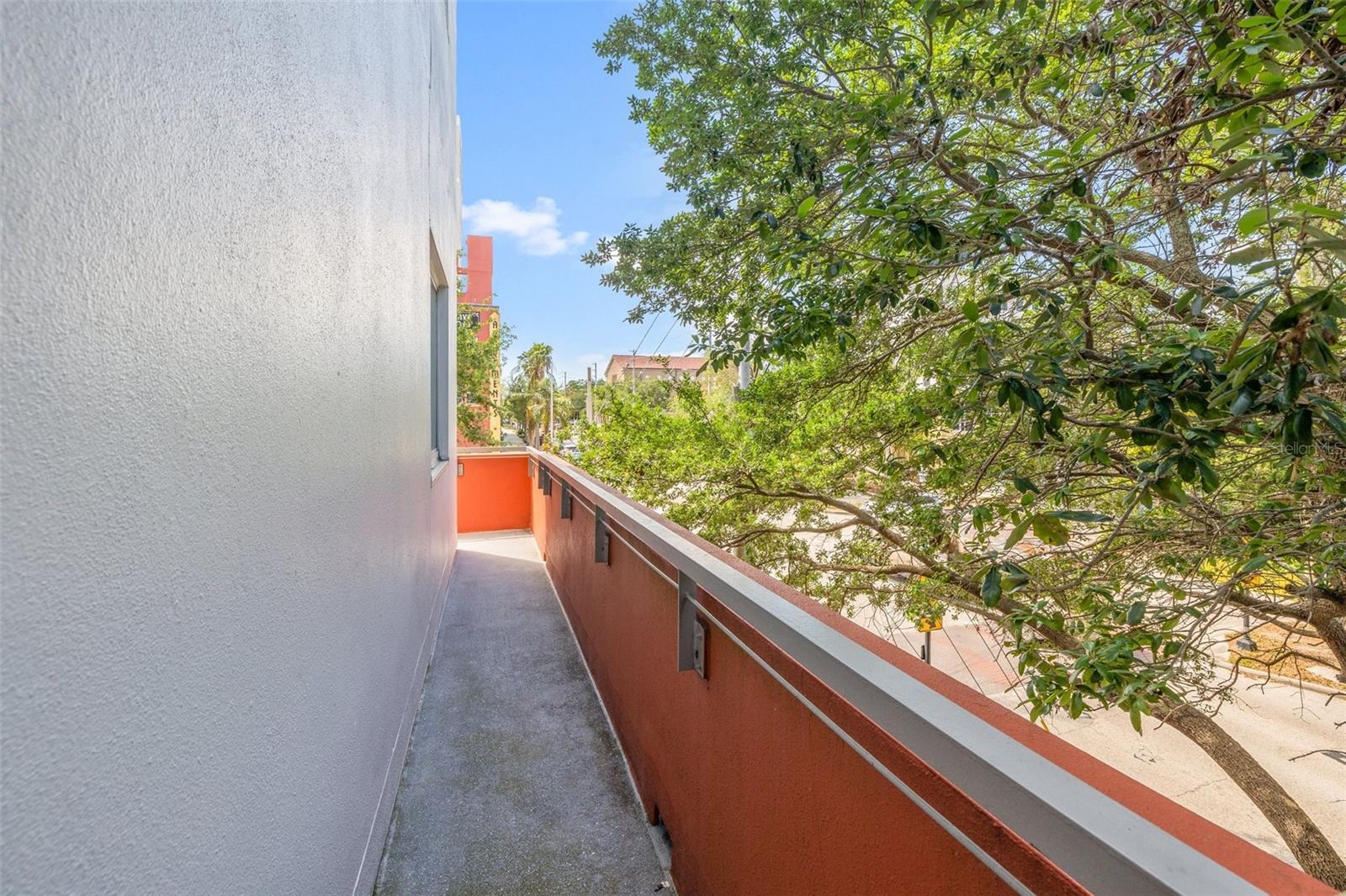 Listing photo id 31 for 475 2nd Street N 201