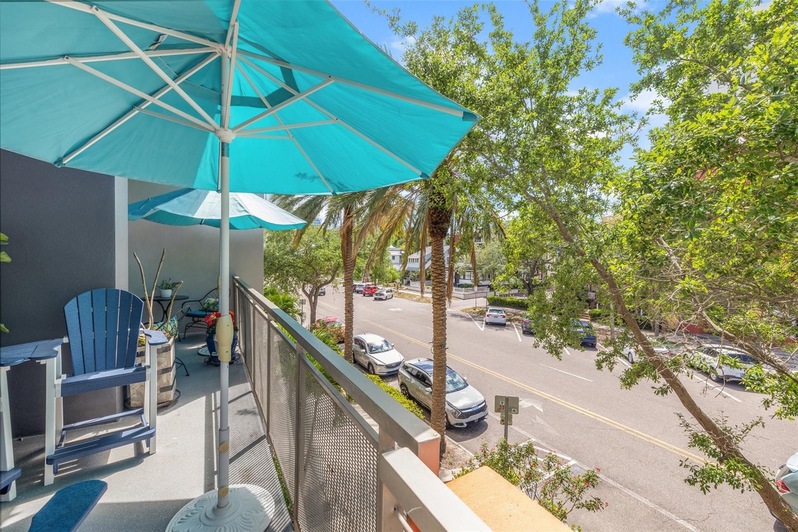 Listing photo id 33 for 475 2nd Street N 201