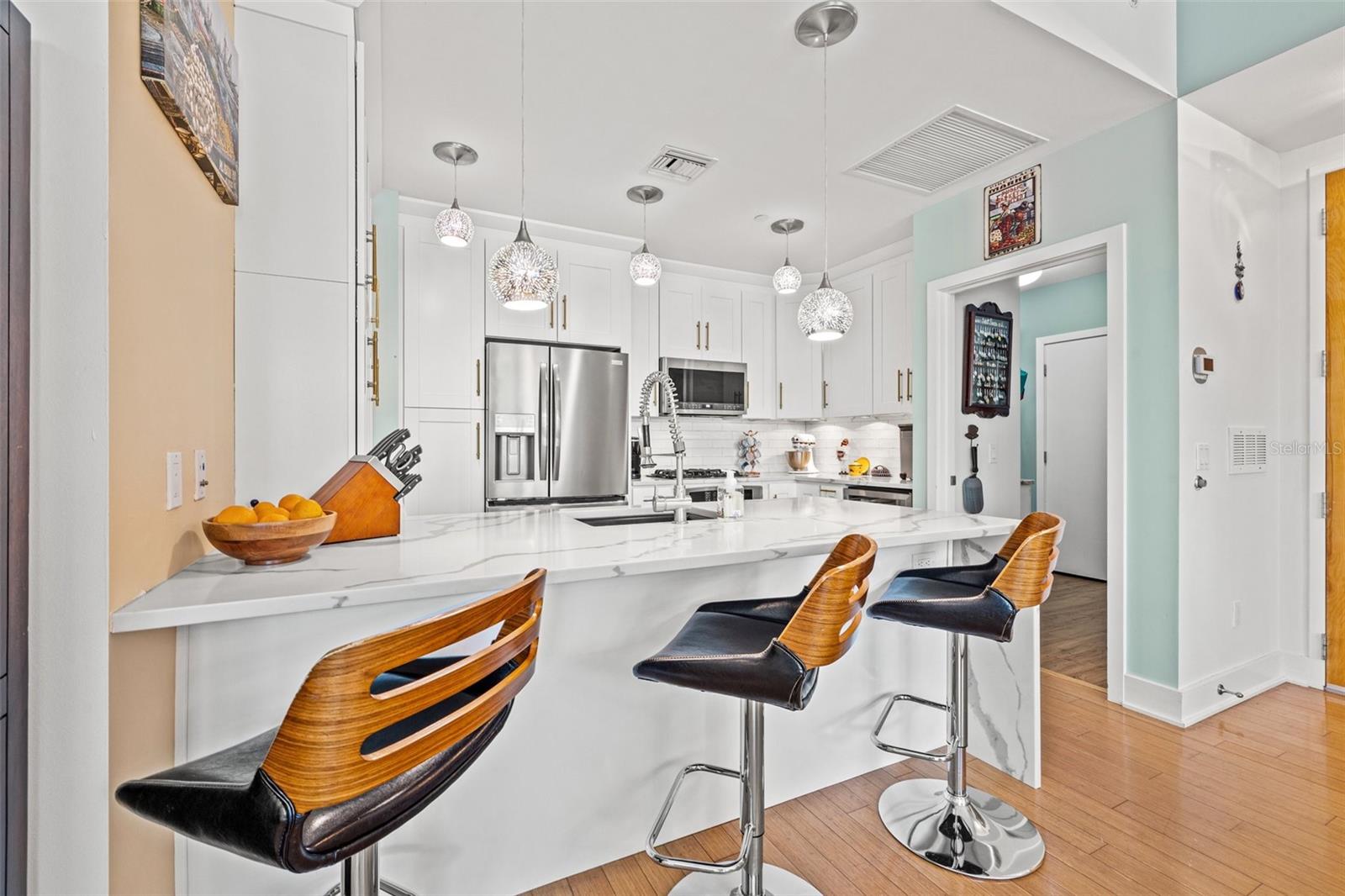 Listing photo id 7 for 475 2nd Street N 201