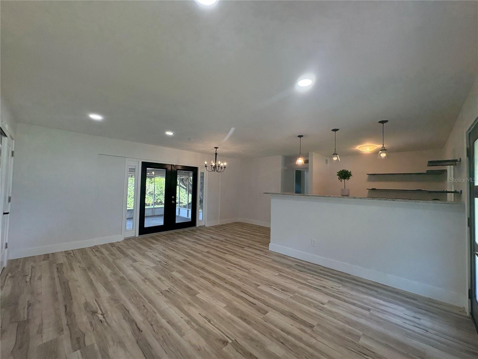 Image 4 of 28 For 8609 Driftwood Drive