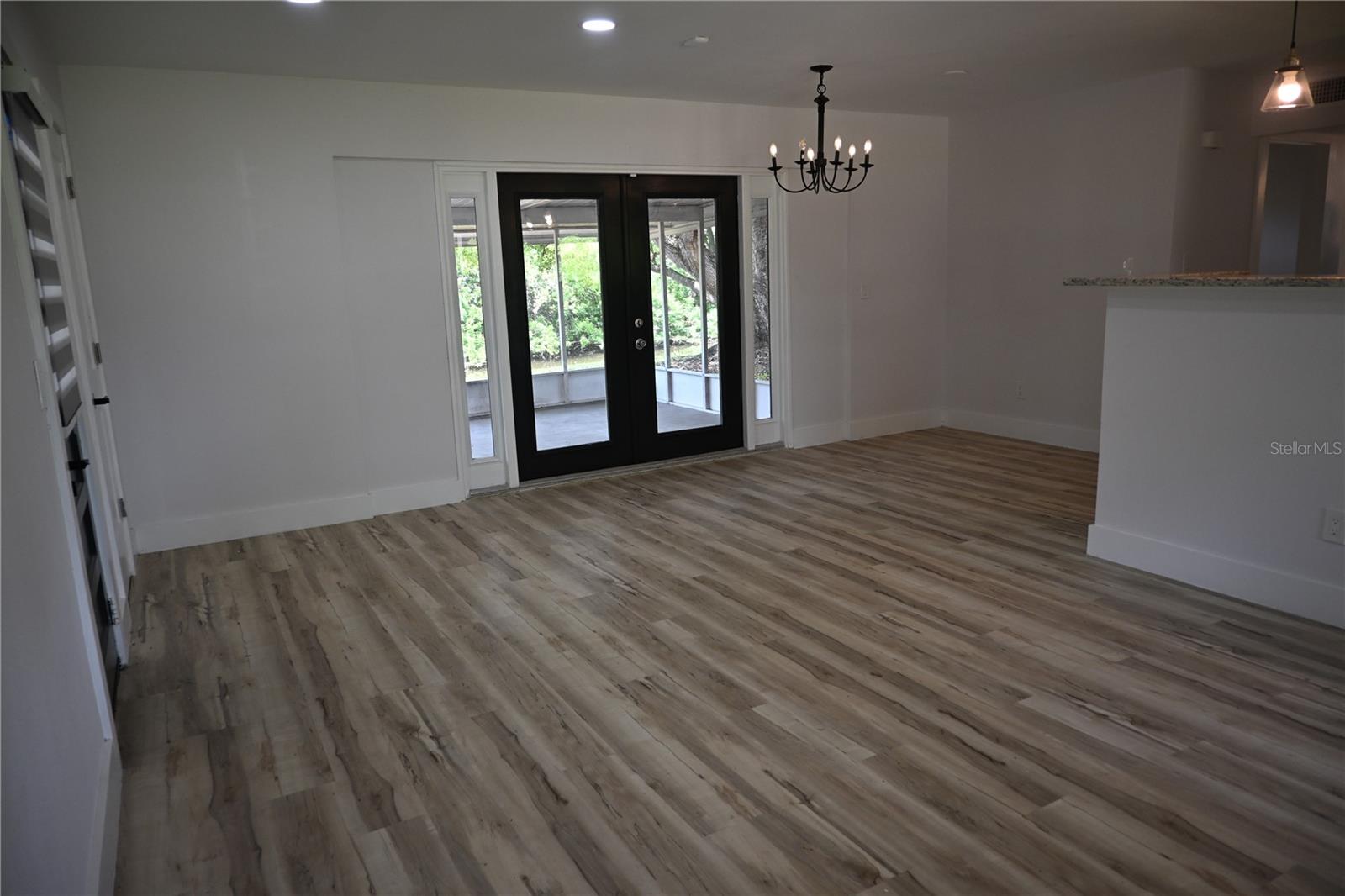 Image 5 of 28 For 8609 Driftwood Drive