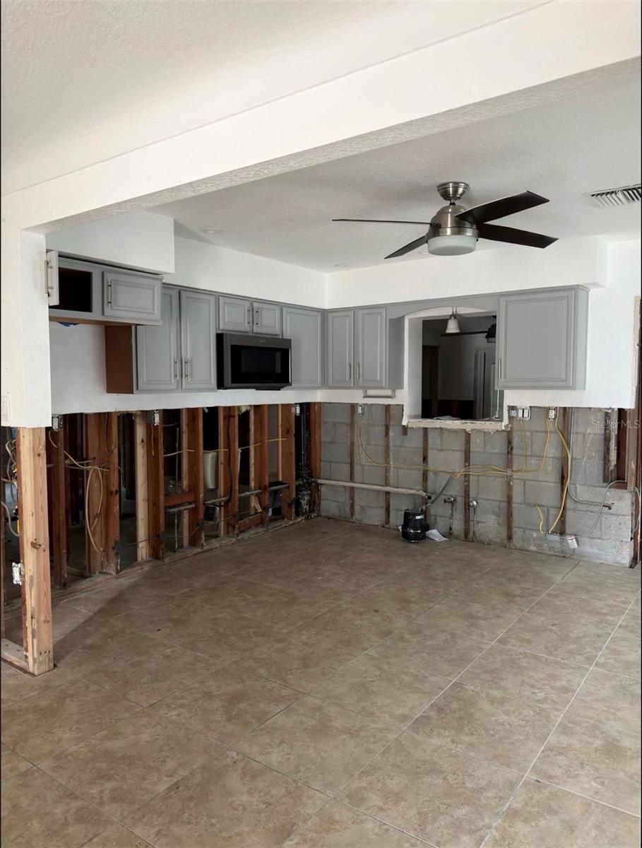 Image 5 of 20 For 9045 3rd St N