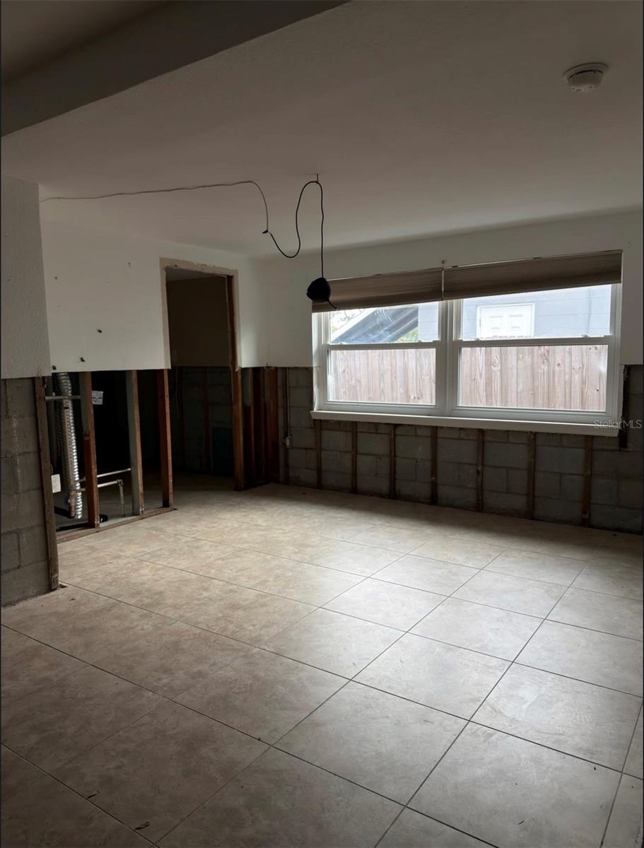 Image 7 of 20 For 9045 3rd St N