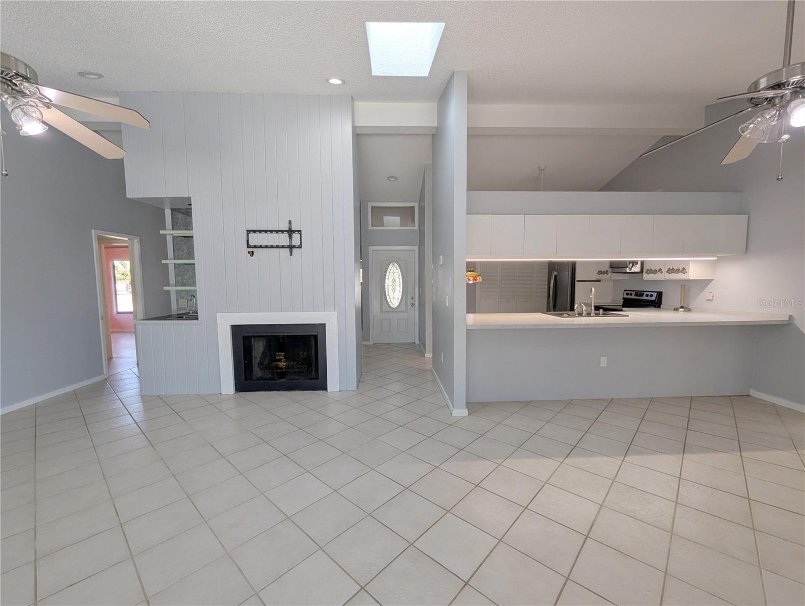 Image 4 of 43 For 1329 Pine Needle Road