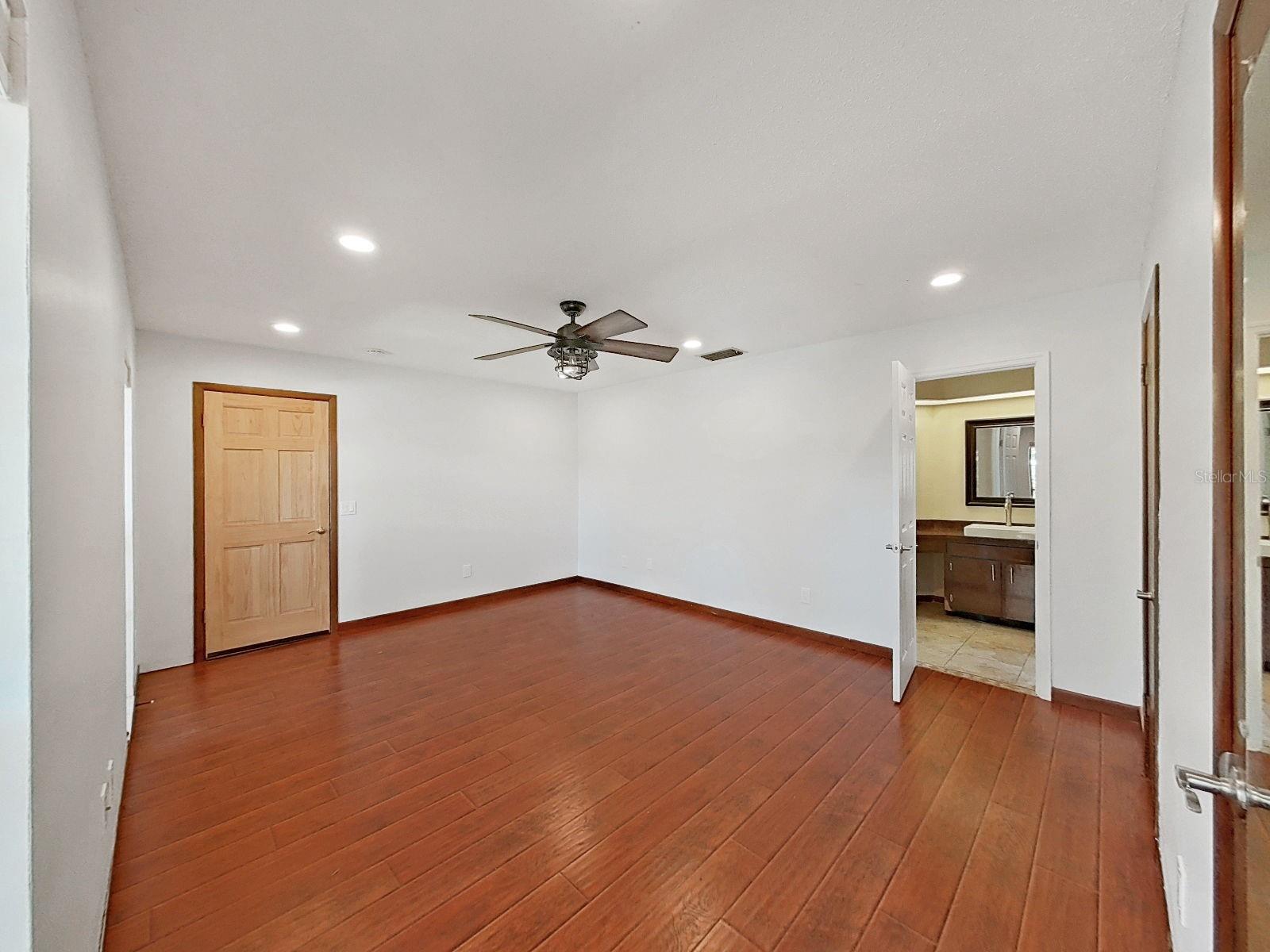 Image 27 of 50 For 2921 Chelsea Woods Drive