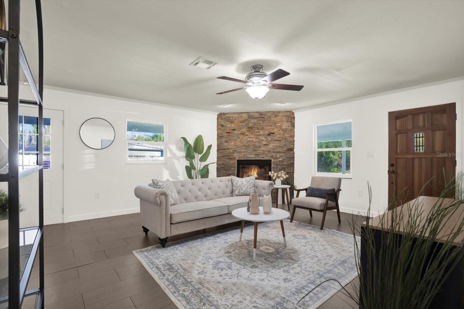 Listing photo id 8 for 18302 Oakdale Road