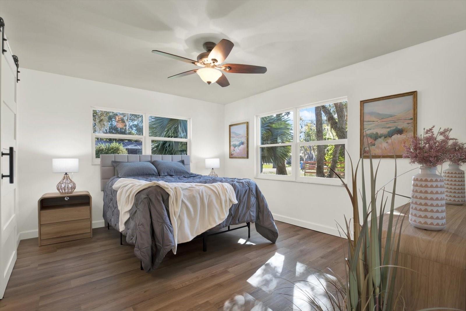 Listing photo id 16 for 18302 Oakdale Road