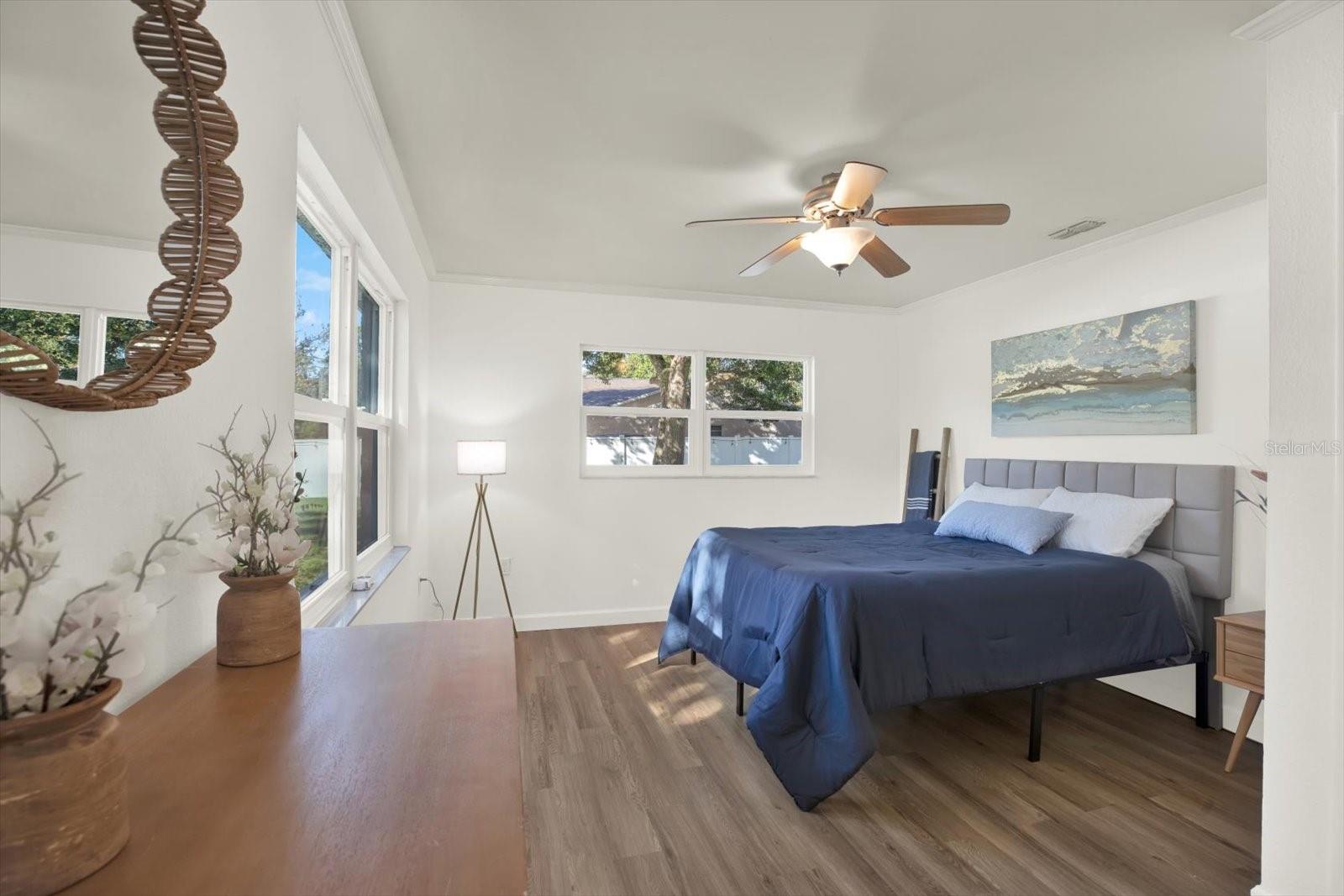 Listing photo id 21 for 18302 Oakdale Road