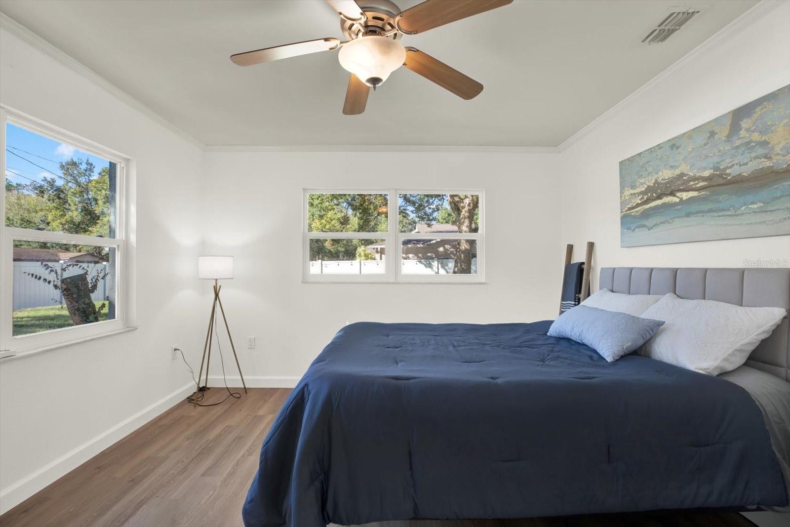 Listing photo id 23 for 18302 Oakdale Road