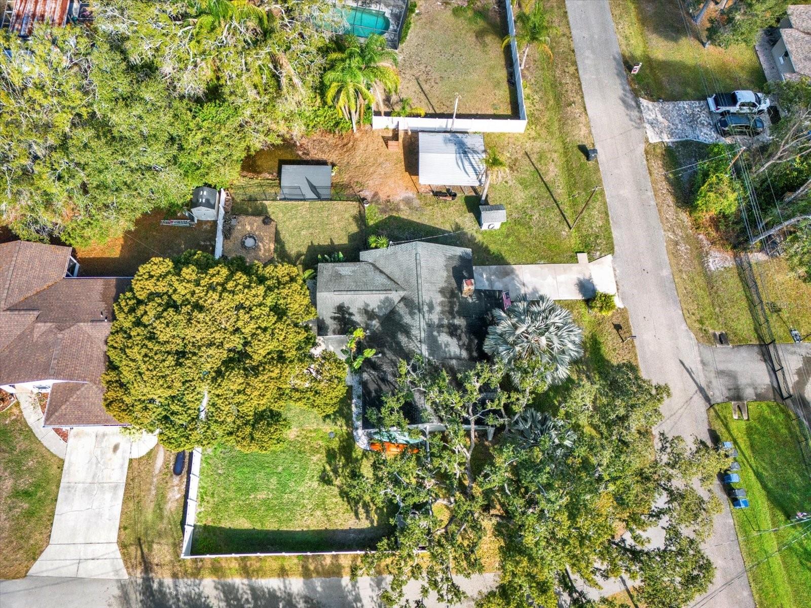 Listing photo id 2 for 18302 Oakdale Road