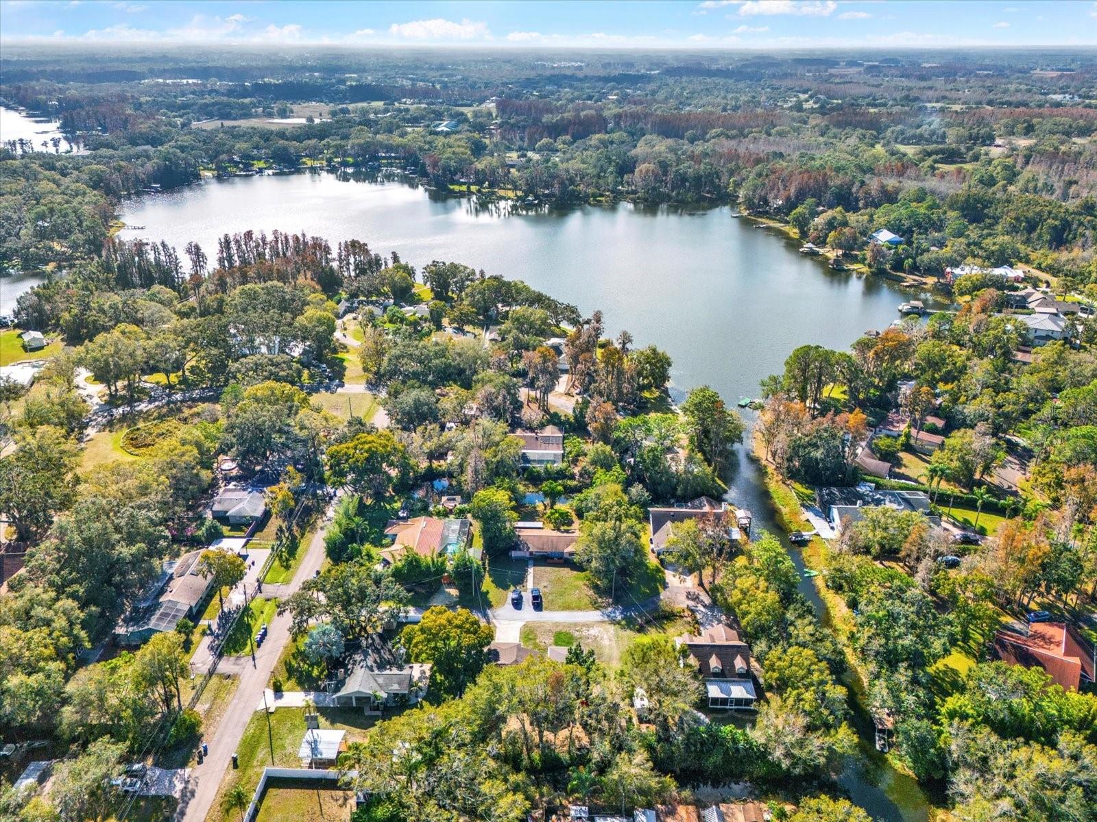 Listing photo id 3 for 18302 Oakdale Road