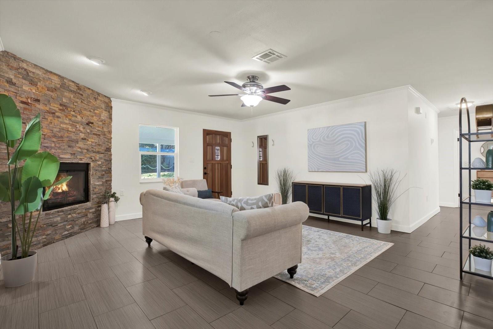 Listing photo id 6 for 18302 Oakdale Road