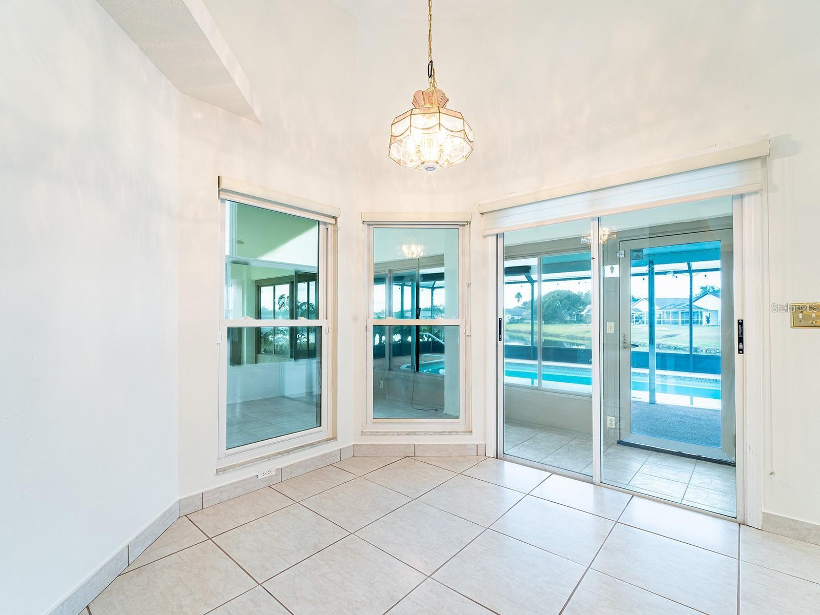 Listing photo id 11 for 1515 Lions Club Drive