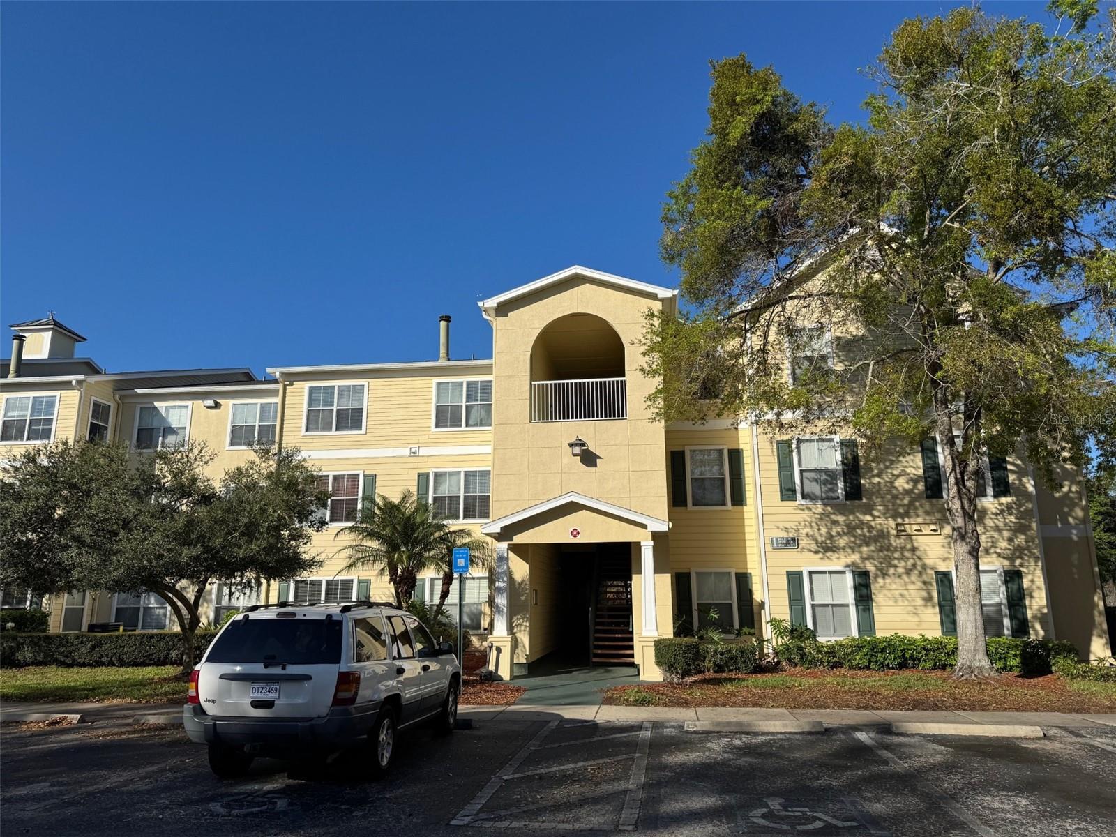 Details for 18575 Bridle Club Drive, TAMPA, FL 33647