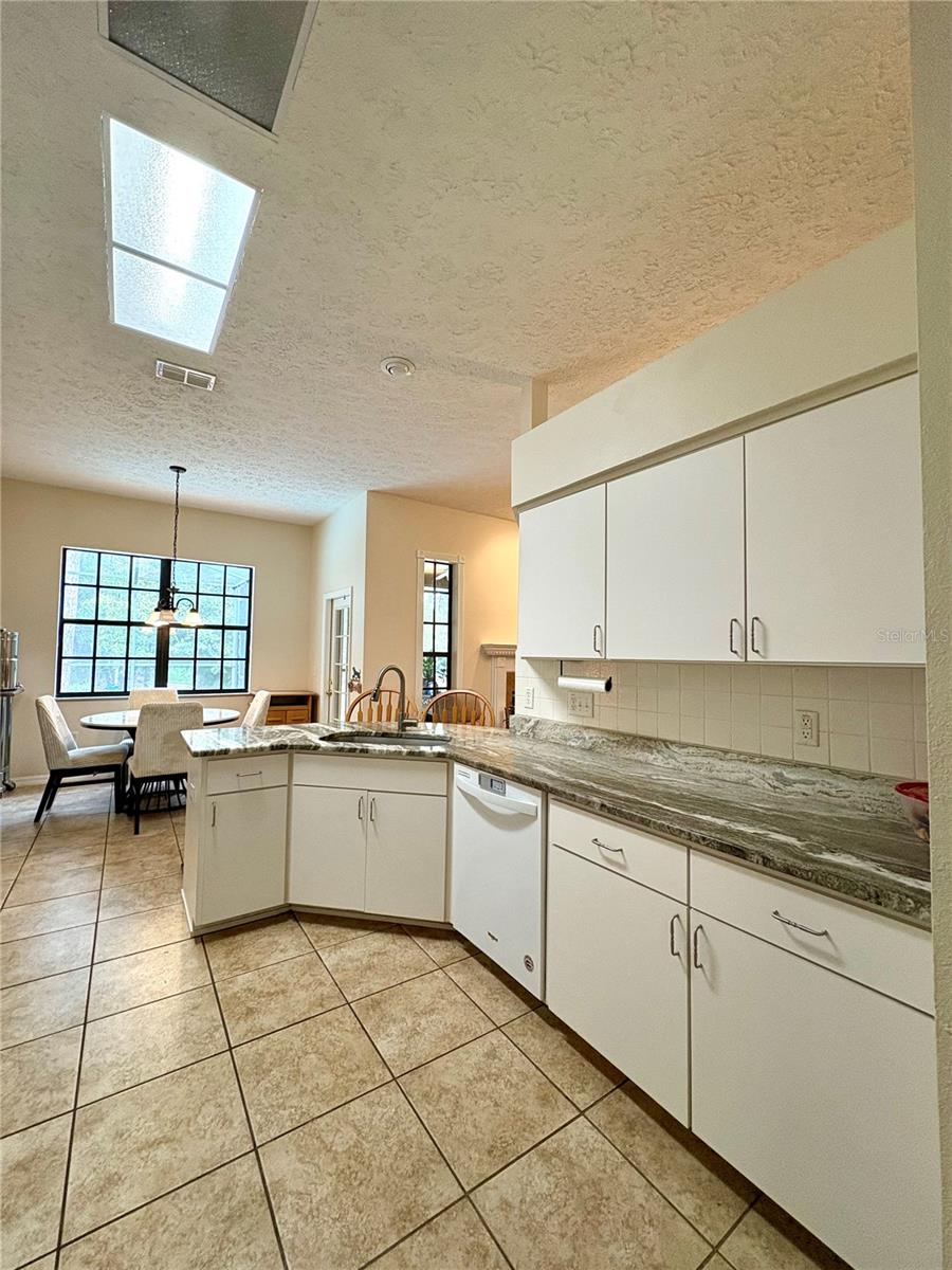 Image 11 of 27 For 7964 Roundelay Drive