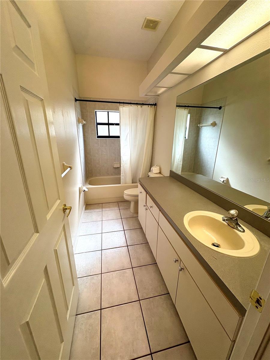 Image 15 of 27 For 7964 Roundelay Drive