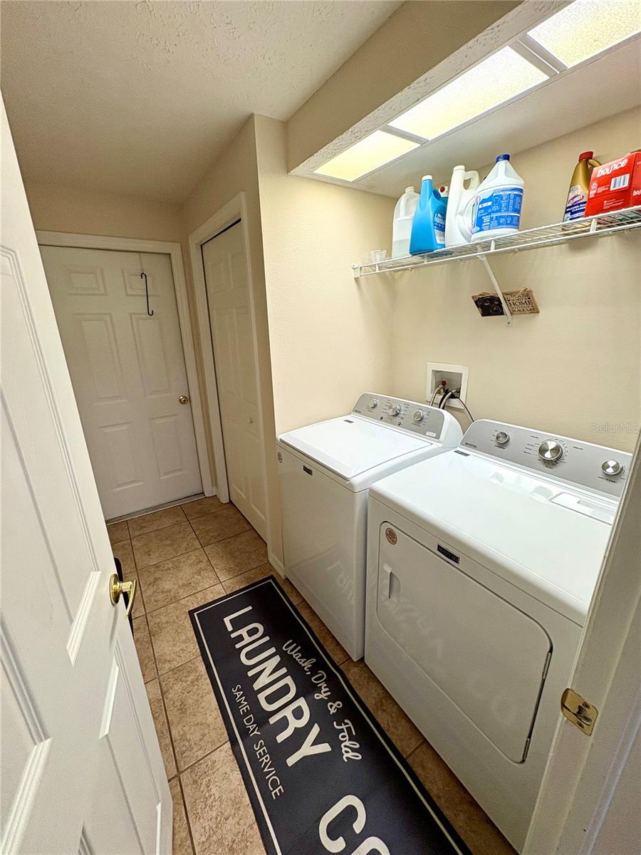 Image 20 of 27 For 7964 Roundelay Drive