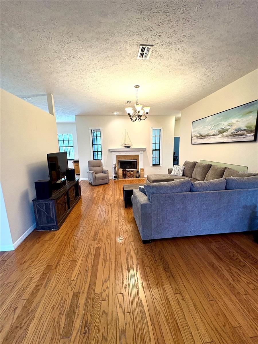 Image 4 of 27 For 7964 Roundelay Drive