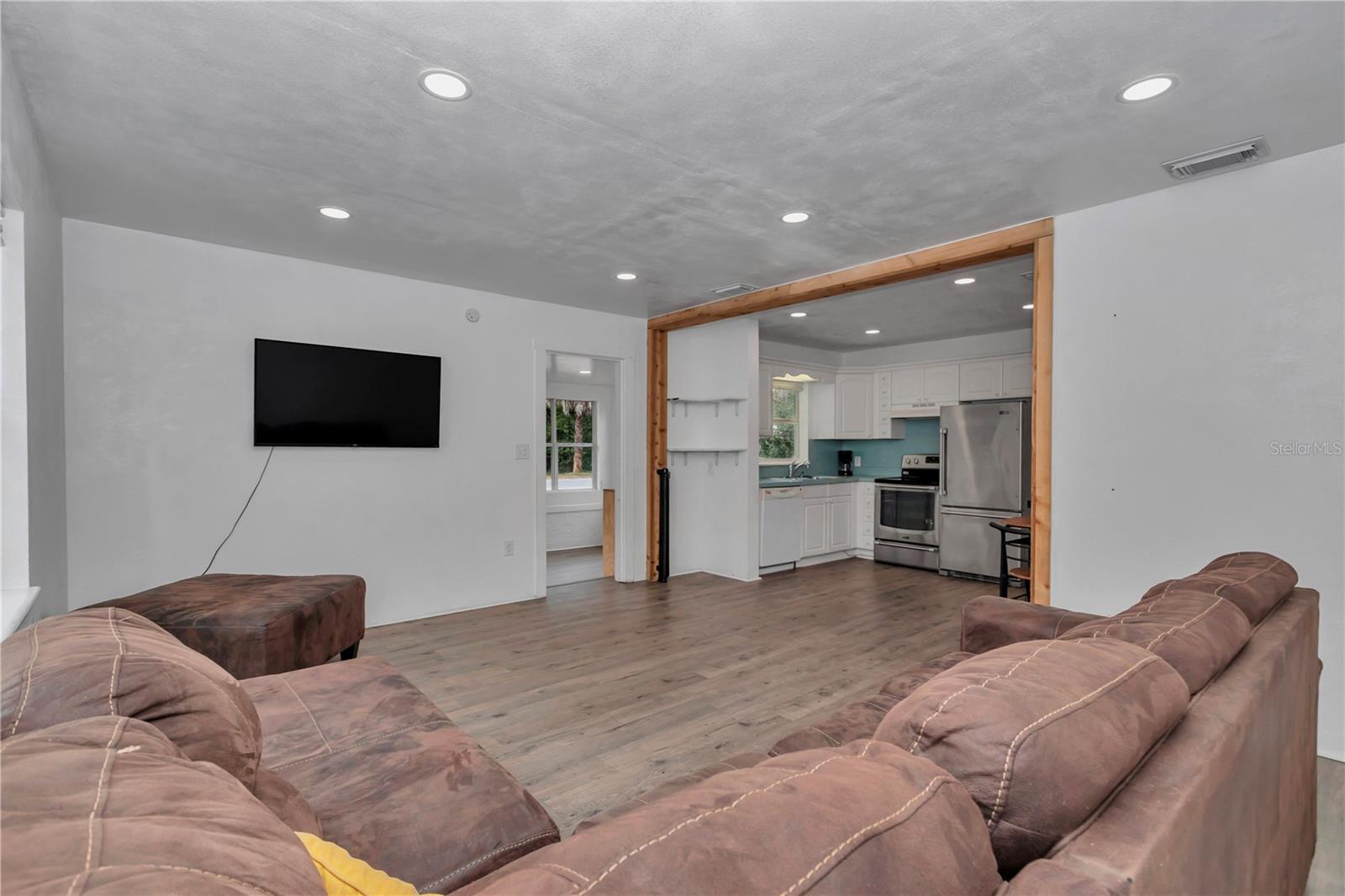 Image 12 of 28 For 12385 135th Court