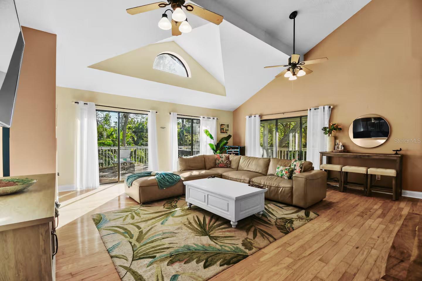 Image 11 of 64 For 13837 76th Avenue