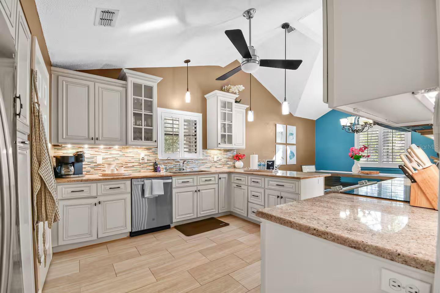 Image 20 of 64 For 13837 76th Avenue